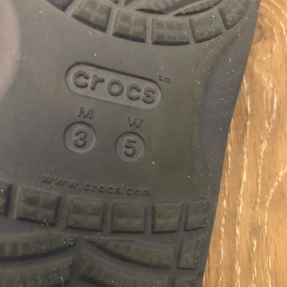 CROCS Classic II Slide Sandals Navy Blue men’s 3/women’s 5 with crocs charm